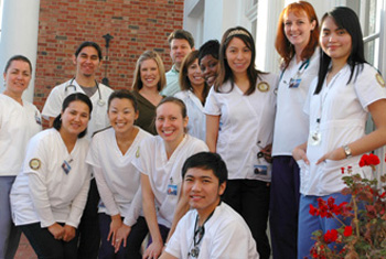 Photo of nursing students and staff of the University Mound Ladies Home.