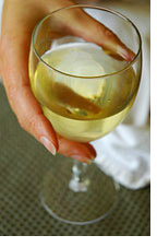 Photo of a glass of white wine