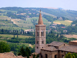 Photograph of the rooftops of Urbino, the Italian town where students can learn multimedia skills in a new study abroad program.