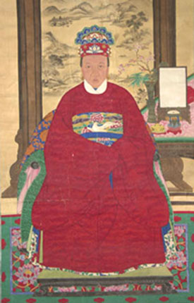 A photograph of a portrait of Madame Yang featured in the Qing dynasty exhibition at San Francisco State.