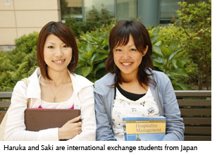 Photo of Haruka and Saki, international exchange students from Japan