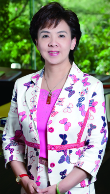 A photo of Alumna of the Year, Flora Chia-I Chang, president of Tamkang University